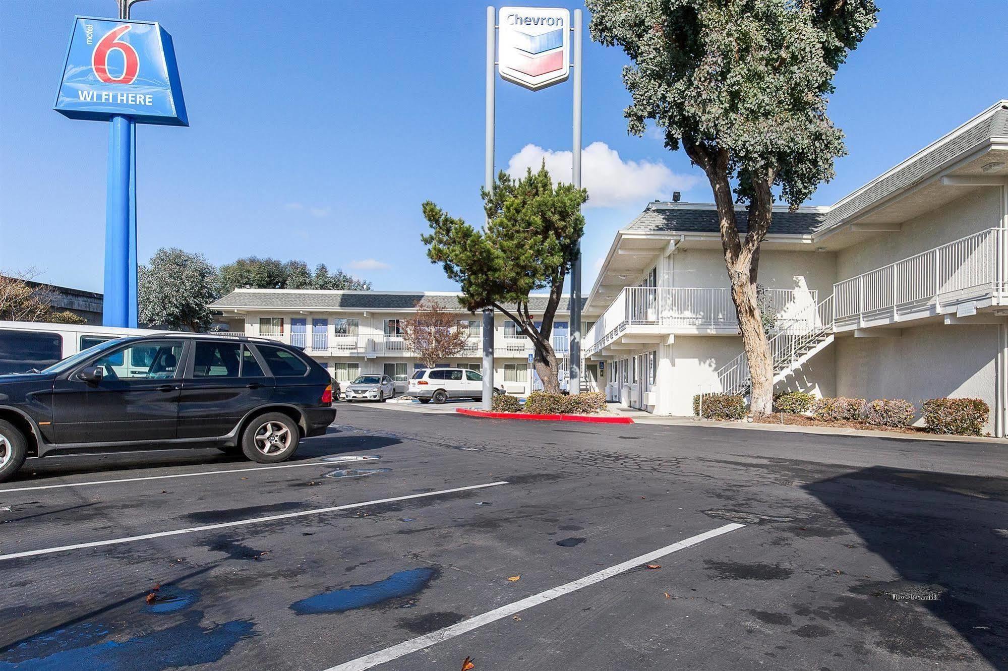 MOTEL 6 HAYWARD, CA- EAST BAY 2⋆ ::: HAYWARD, CA ::: COMPARE HOTEL RATES