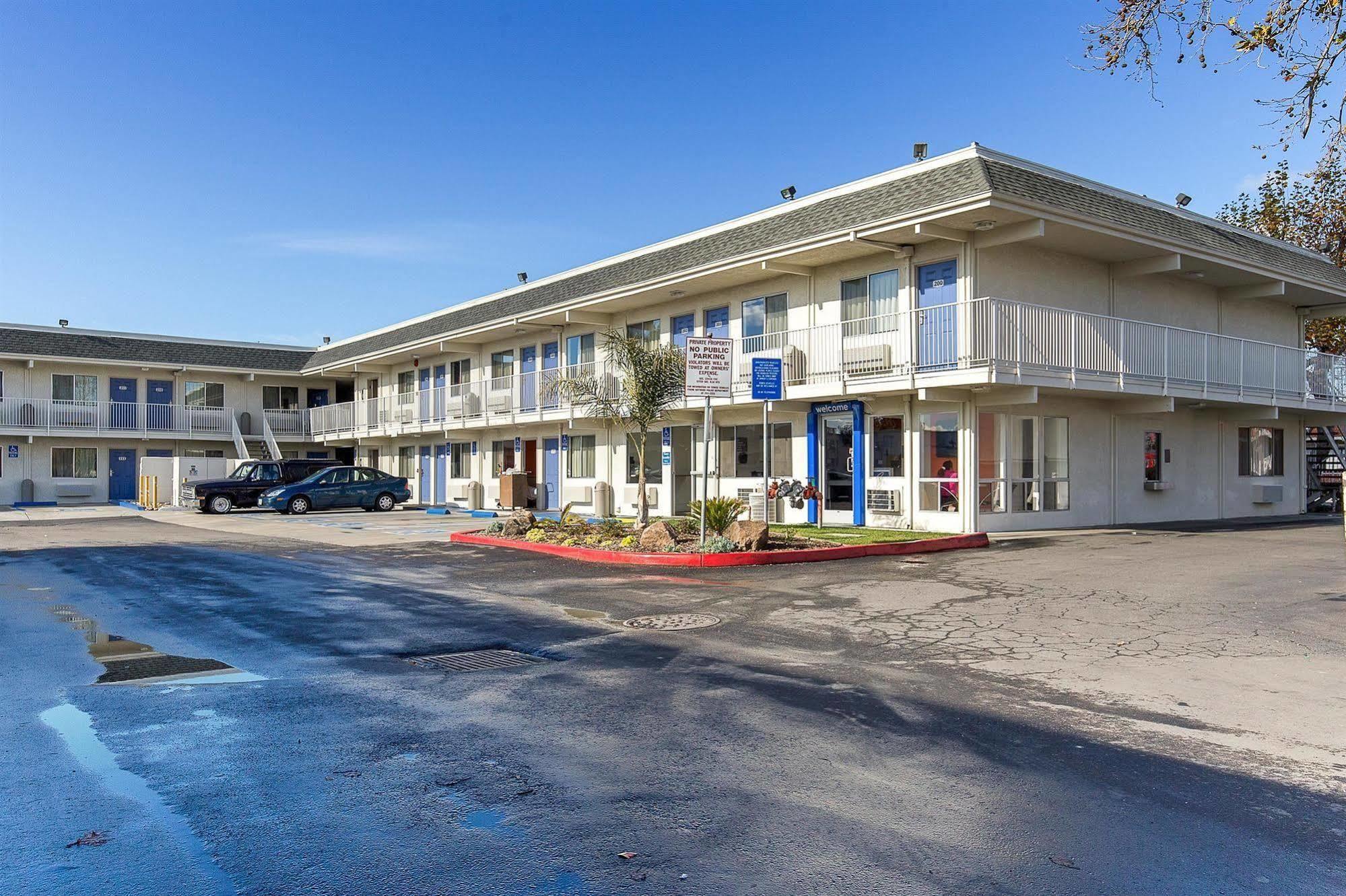 MOTEL 6 HAYWARD, CA- EAST BAY 2⋆ ::: HAYWARD, CA ::: COMPARE HOTEL RATES